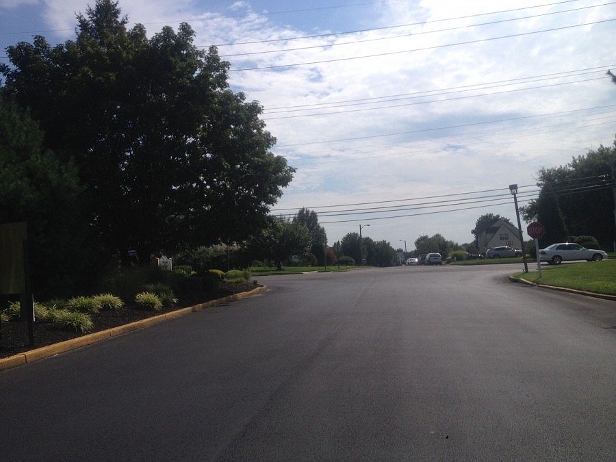 2nd image of 450 Atlanta Ct #450