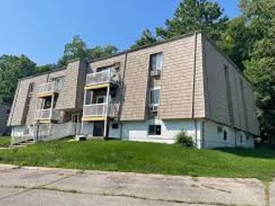 1st image of 109 Dewers St #101