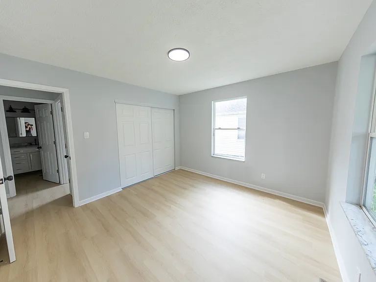 512 N Warren Ave — Photo 19