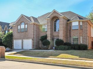 2004 Forest Park Dr, Arlington, TX 76001