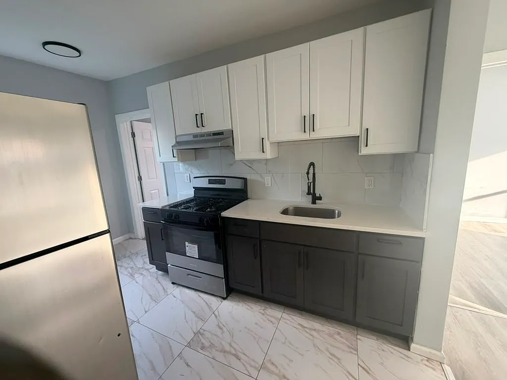 2 bed, $1,800 — Photo 2