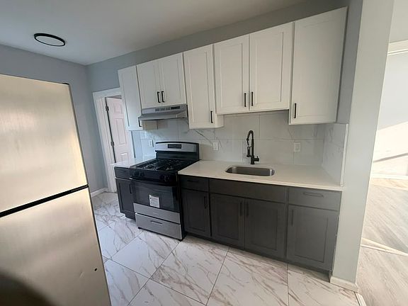 2nd image of 75 Marshall St APT 1