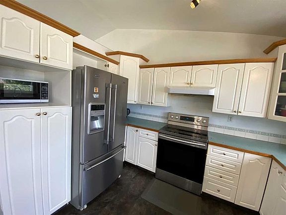 4th image of 52 SE Upland Dr W
