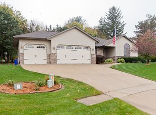 1821 Hughes Cir SW, Cedar Rapids, IA 52404