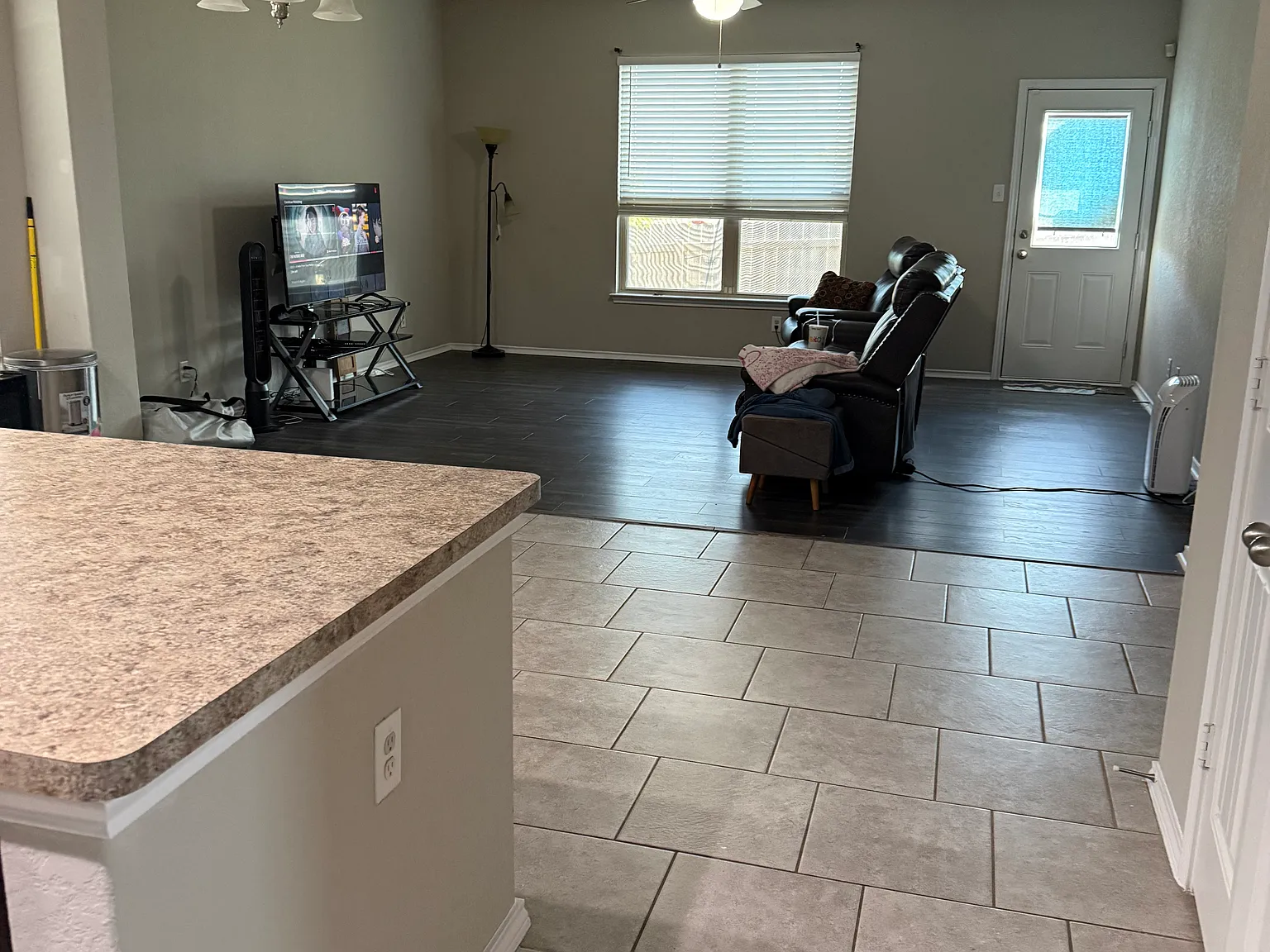 4 bed, 2.5 bath, 2241 sqft, $2,100 — Photo 2