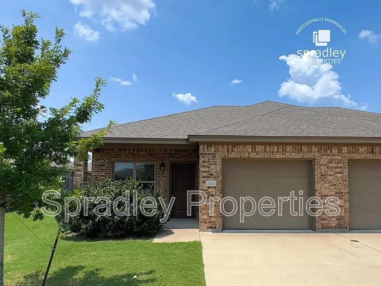 202 Juniper Dr #A — Photo 1