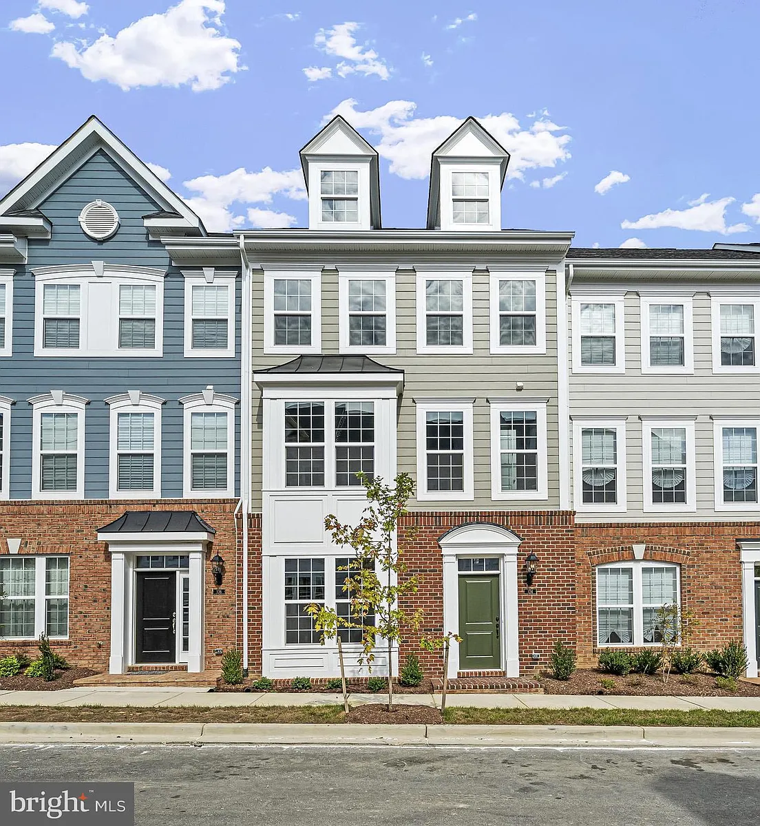 Building Photo - 104 Gallop Dr