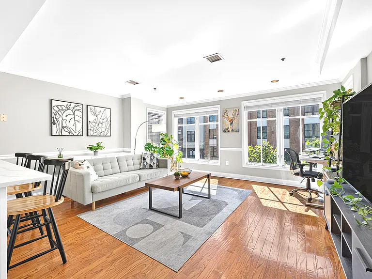 1331 Grand St — Photo 3