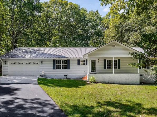 239 Robin Hood Dr, Crossville, TN 38555