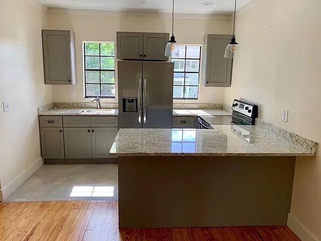 216 S Edison Ave — Photo 5