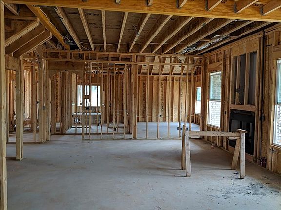 3rd image of 2628 N Chapel Dr