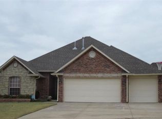 107 Stoneridge Ln, Midwest City, OK 73130