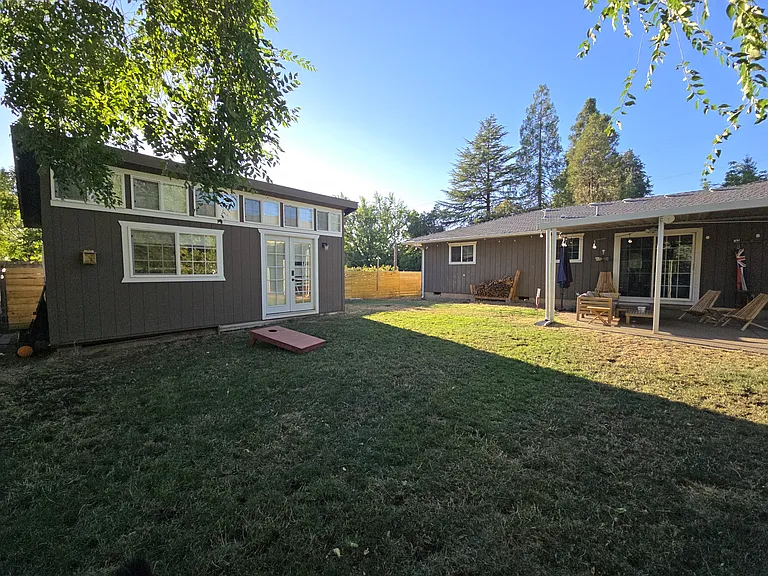 2116 Crestbrook Rd — Photo 2