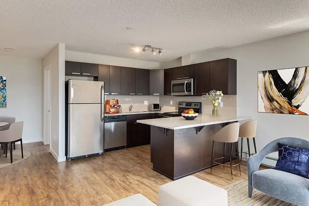 Avalon Court — Photo 3