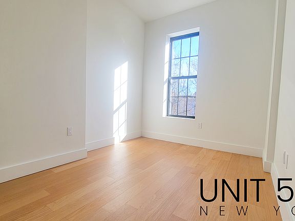 5th image of 1118 Putnam Ave #3A