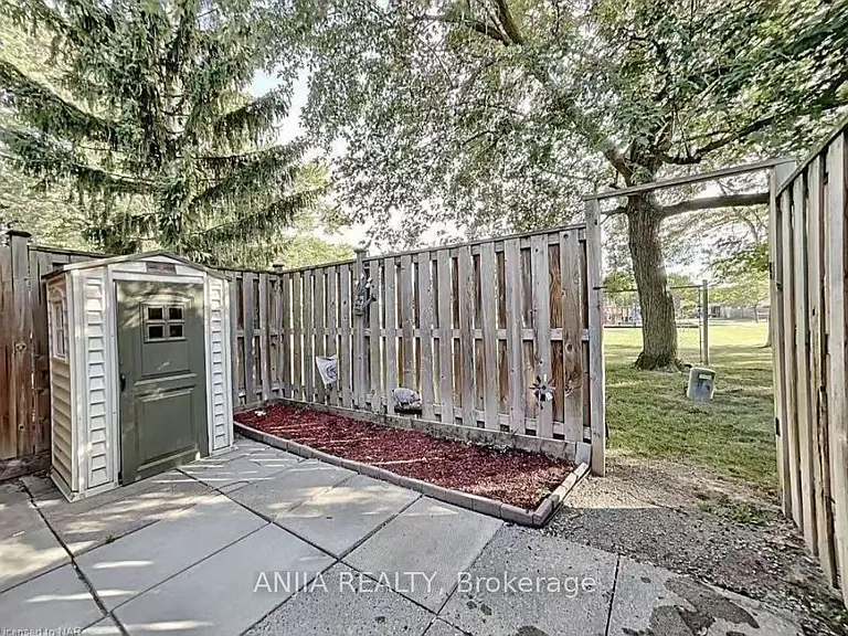 2 Weiden St #31 — Photo 10