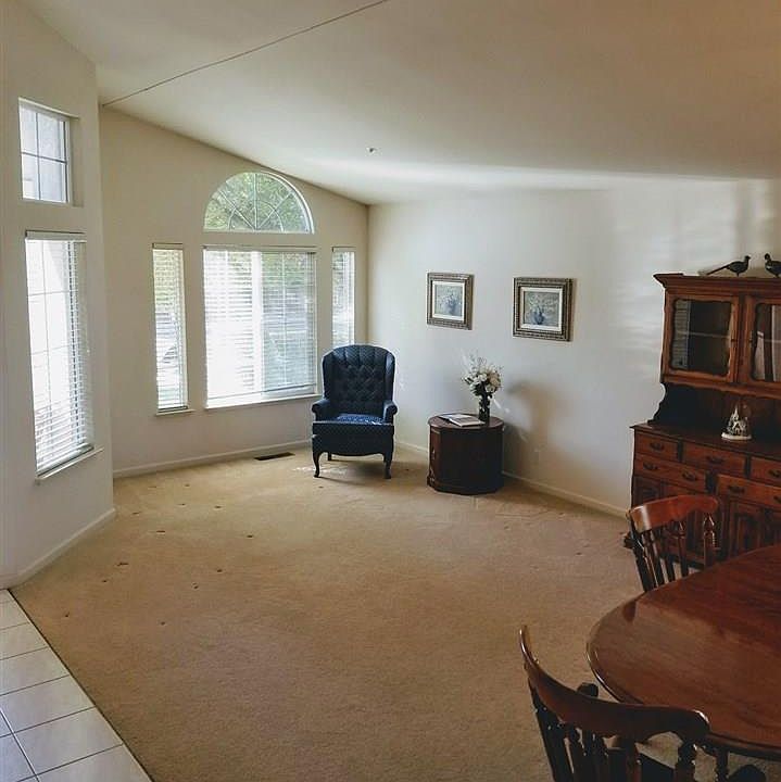 2nd image of 4948 Gladys Ct