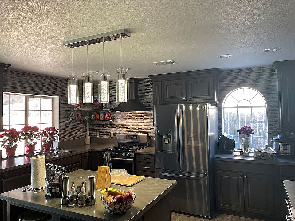 2nd image of 3739 Fielding Cir