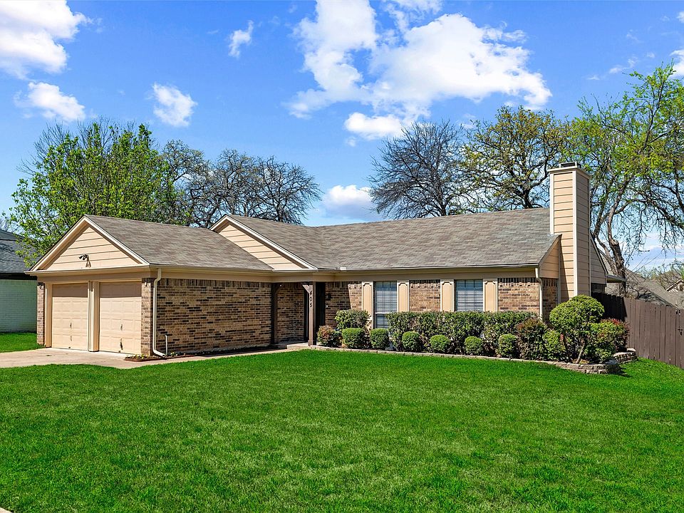 1st image of 405 Thorn Wood Dr