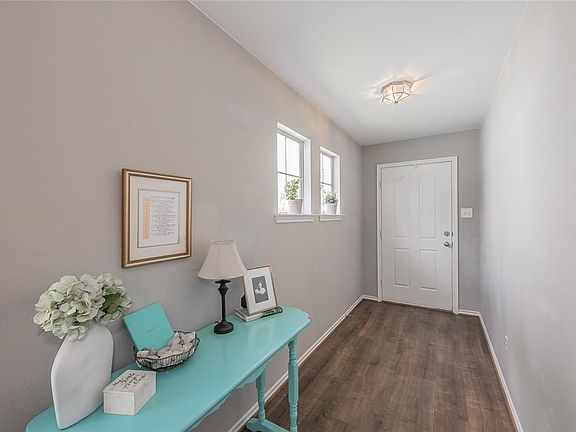 2nd image of 10937 Colonial Heights Ln