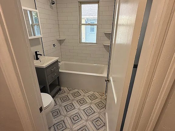 5th image of 288 Boston Ave