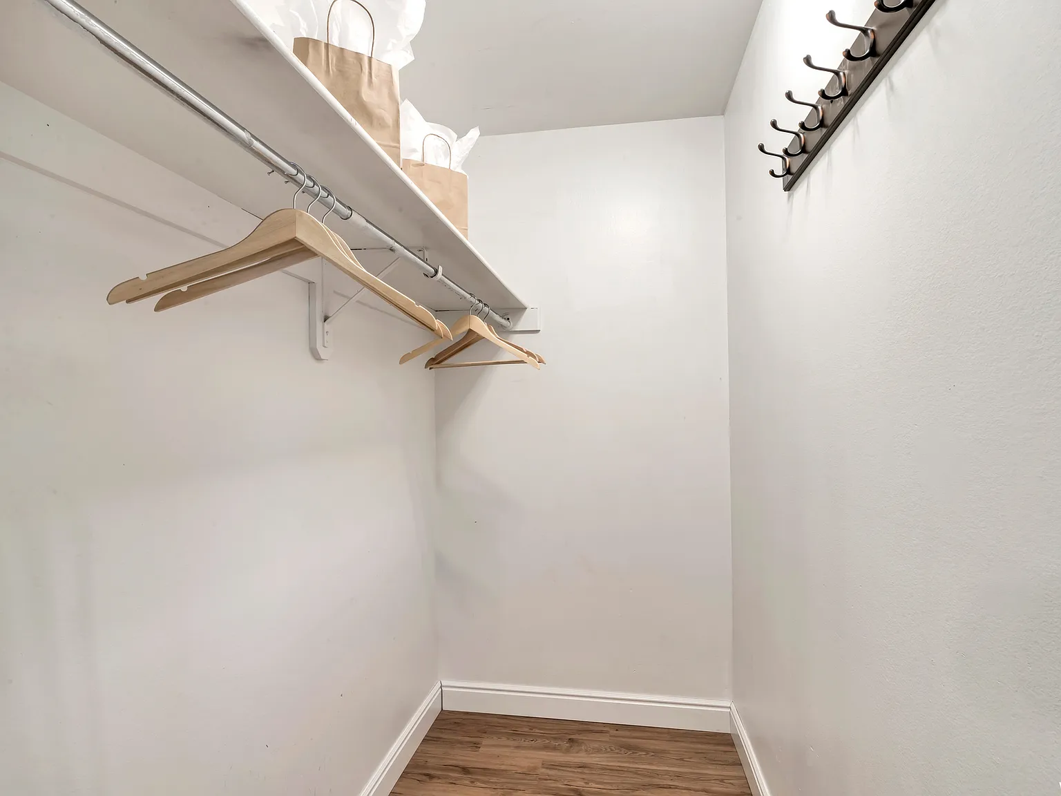 2 bed, 1150 sqft, $1,500 — Photo 3