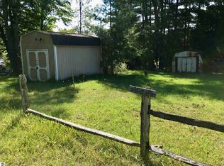 18891 Hillview Dr, Goodrich, MI 48438
