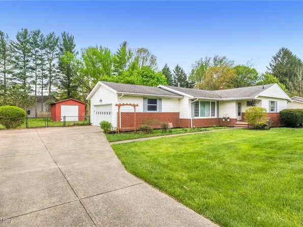 25409 Briarwood Dr, Columbia Station, OH 44028