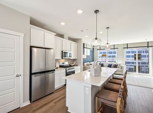 2220 Lakeshore Dr, Schaumburg, IL 60159