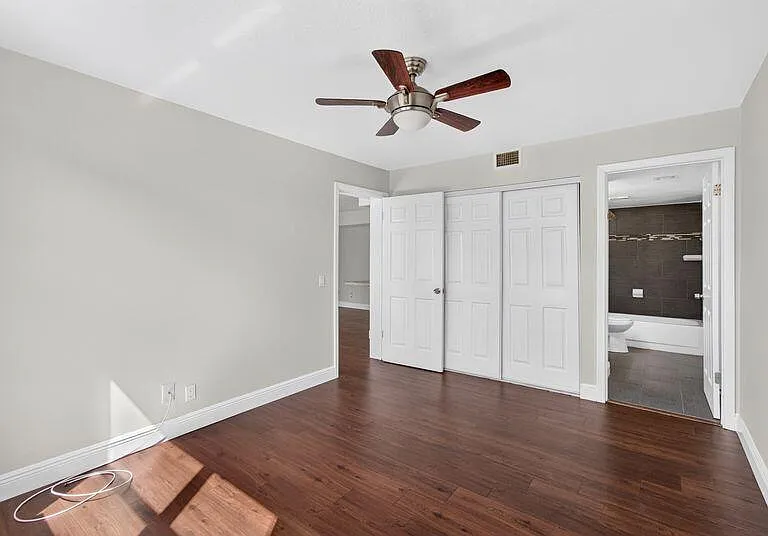 706 Executive Center Dr #23 — Photo 15