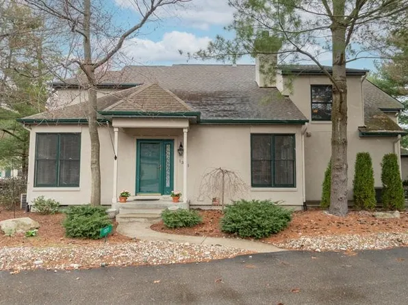 1321 Bridge Water Way #B-8, Mishawaka, IN 46545