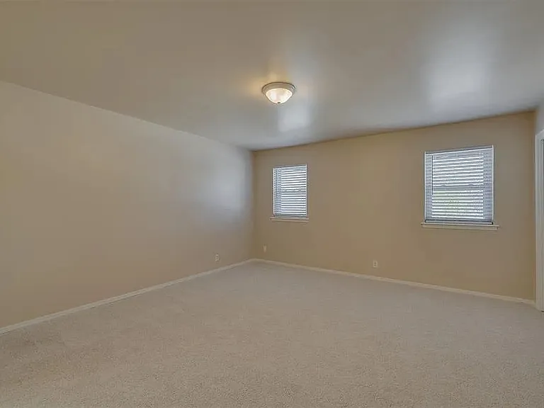 3057 W Wilshire Blvd — Photo 19