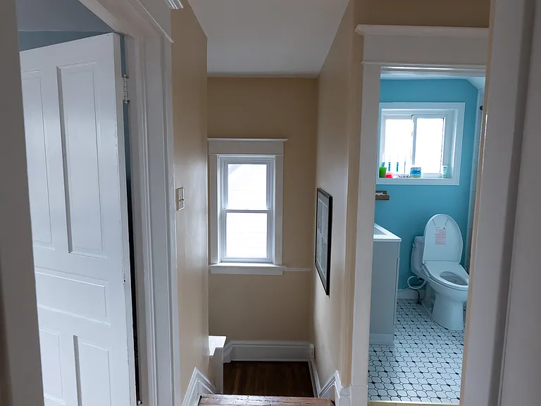 610 Woolwich St — Photo 4
