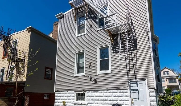 242 S Burnet St — Photo 20