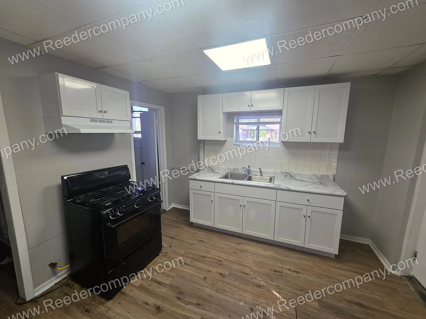 4832 Magoun — Photo 3