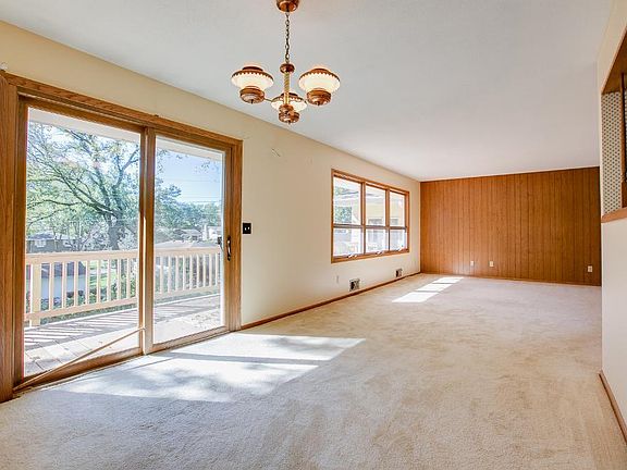 4th image of 5125 W 105th St
