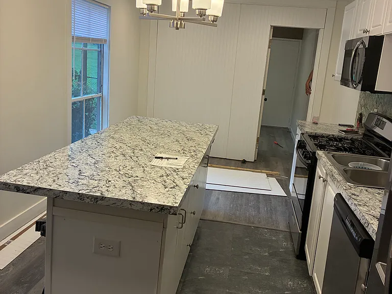 6406 Catalina Ct — Photo 2