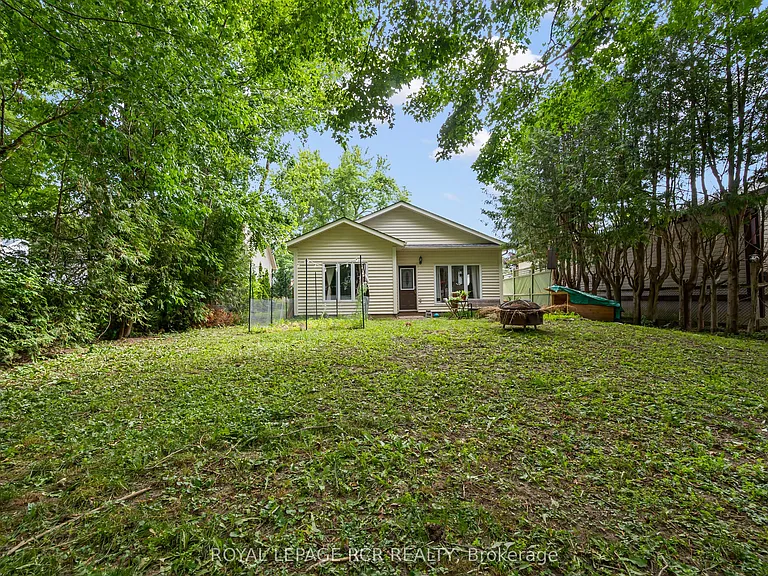 26 Sarah St — Photo 20