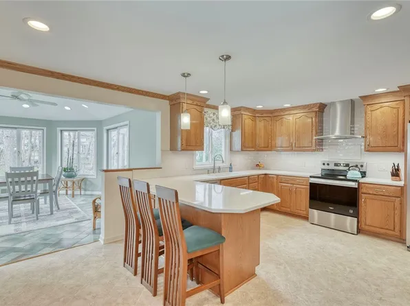 9 Burncoat Way, Pittsford, NY 14534