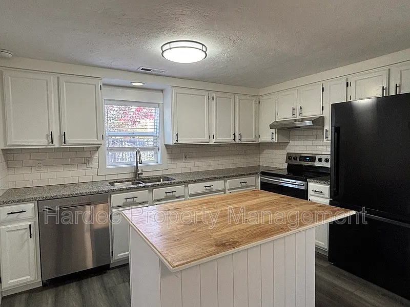 2 bed, 1.0 bath, 900 sqft, $1,595 — Photo 4