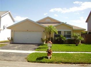 961 SW 95th Ter, Pembroke Pines, FL 33025