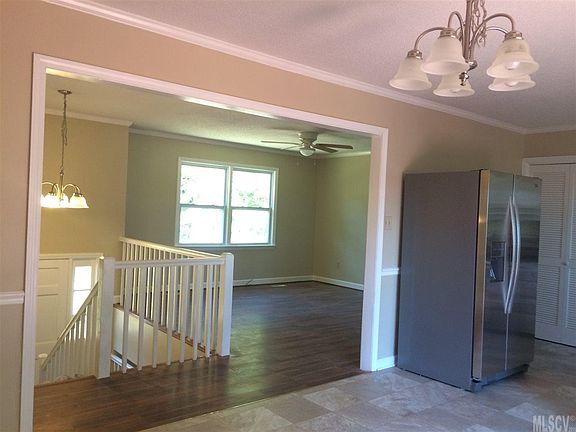 3rd image of 1209 Southwood Dr
