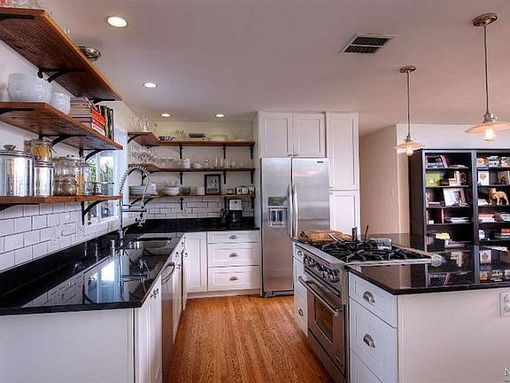 5th image of 227 Santa Margarita Dr