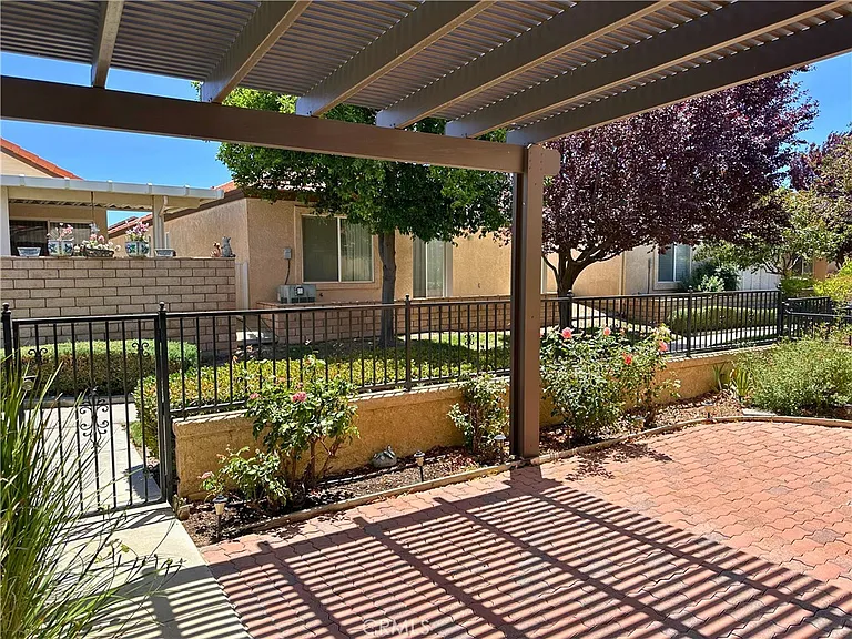 19051 Primrose Ln — Photo 19