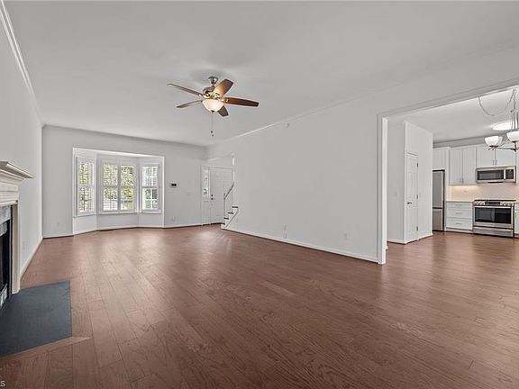 4th image of 70 Park Village Ln