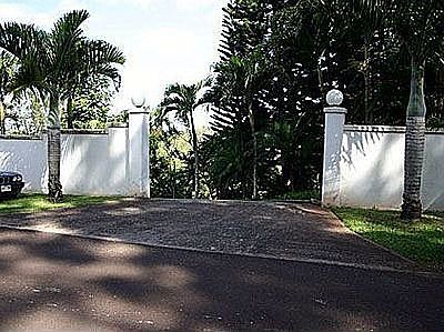 entryway to property