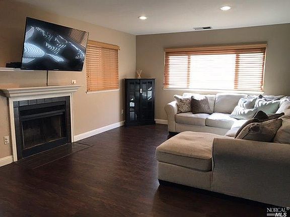 2nd image of 115 Seal Rock Ct