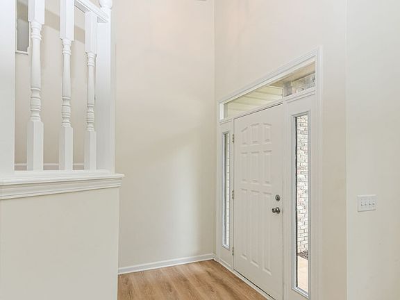 5th image of 6338 Creekview Ln