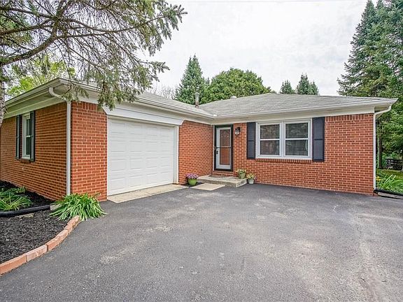 2nd image of 350 Lakeview Dr