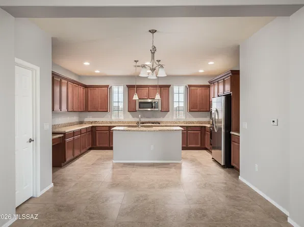 12047 N Golden Mirror Dr, Marana, AZ 85658